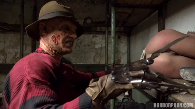 Фредди взял в плен многих девушек для регулярного секса